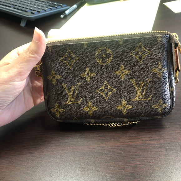 Louis Vuitton Mini Pochette Accessoires - Picture 2 of 7